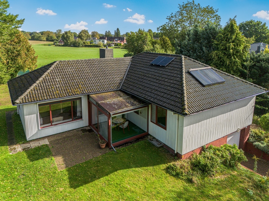 Winkelbungalow in Ottendorf, Ihr neues Zuhause mit Wintergarten, Garage & Teilkeller