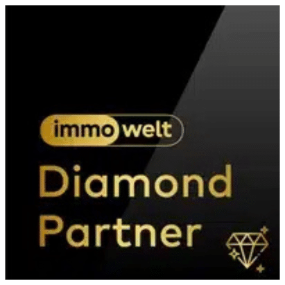 Modernes Wohnhaus mit Garten und großer Glasfront in Kieler Umgebung