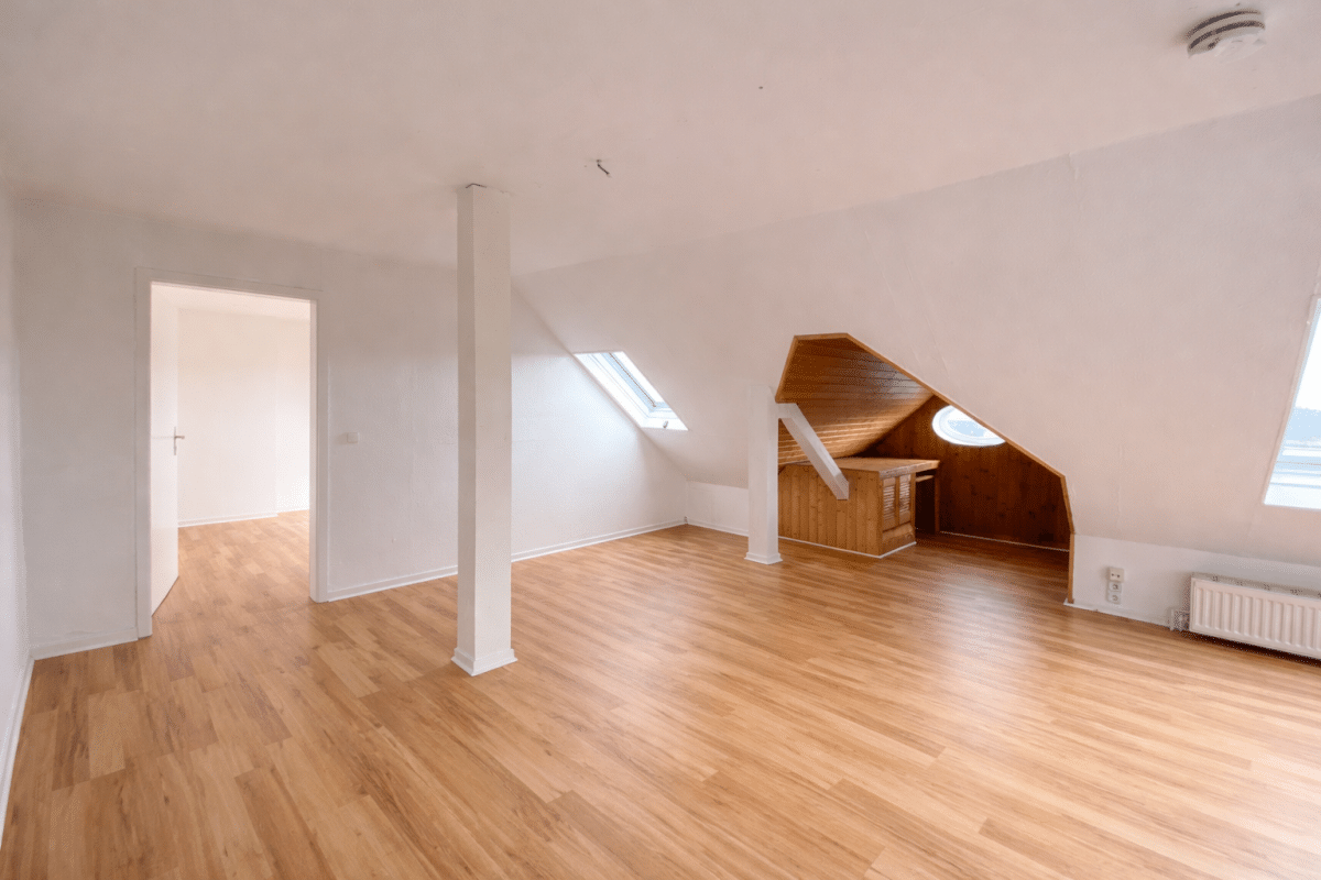 Zimmer 1 mit Blick in Zimmer 2