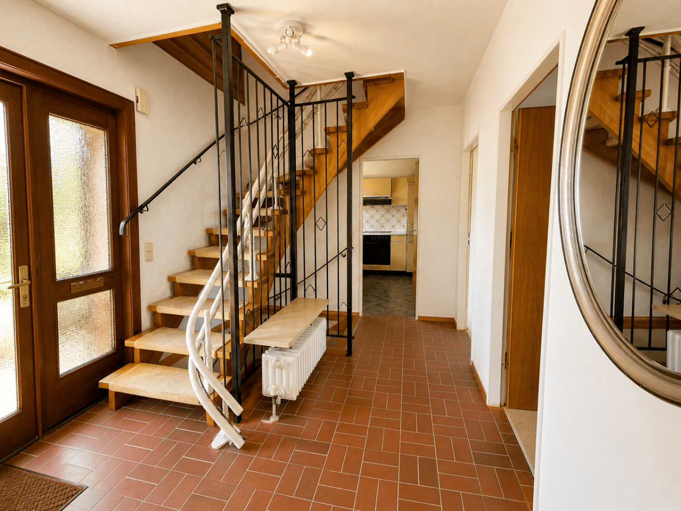 Diele mit Blick von der Garderobe