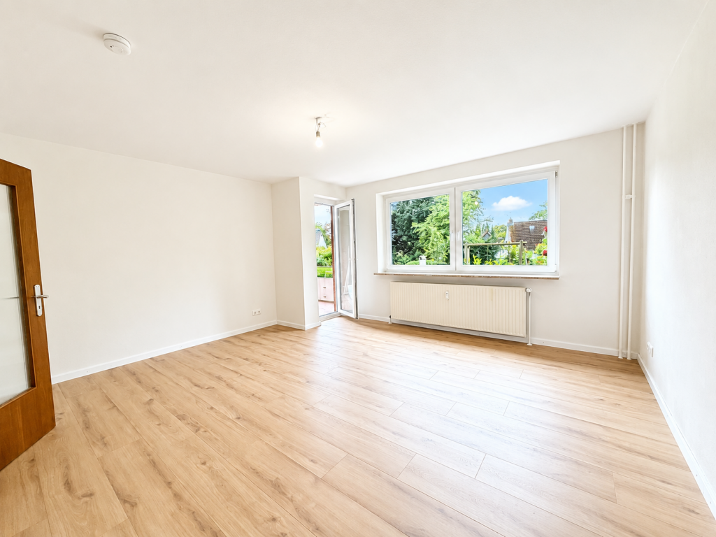 Wohn- und Esszimmer weitere Perspektive (2) Wohn- und Esszimmer weitere Perspektive (2)