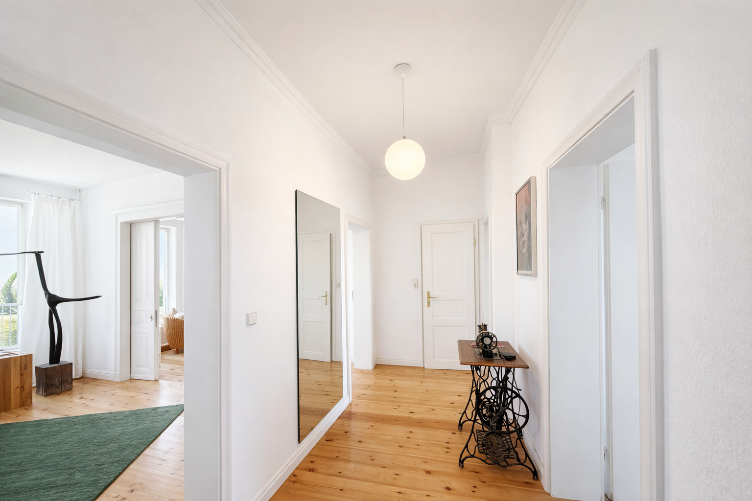 Flurblick von der Wohnungseingangstür Flurblick von der Wohnungseingangstür