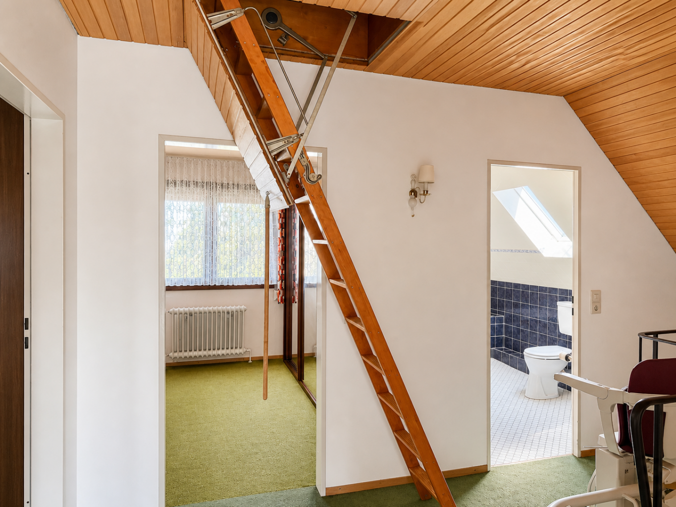 Zugang zum Spitzboden