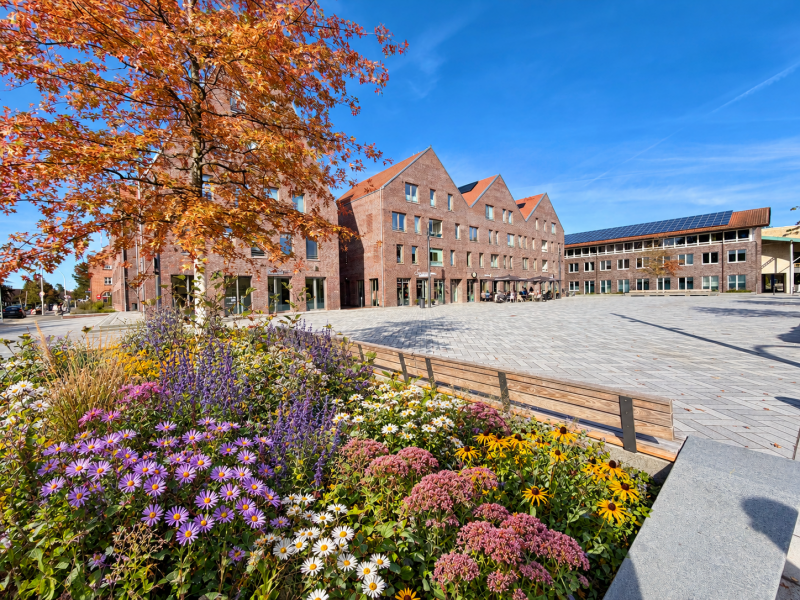 Blick zum Rathaus / Marktplatz Blick zum Rathaus / Marktplatz