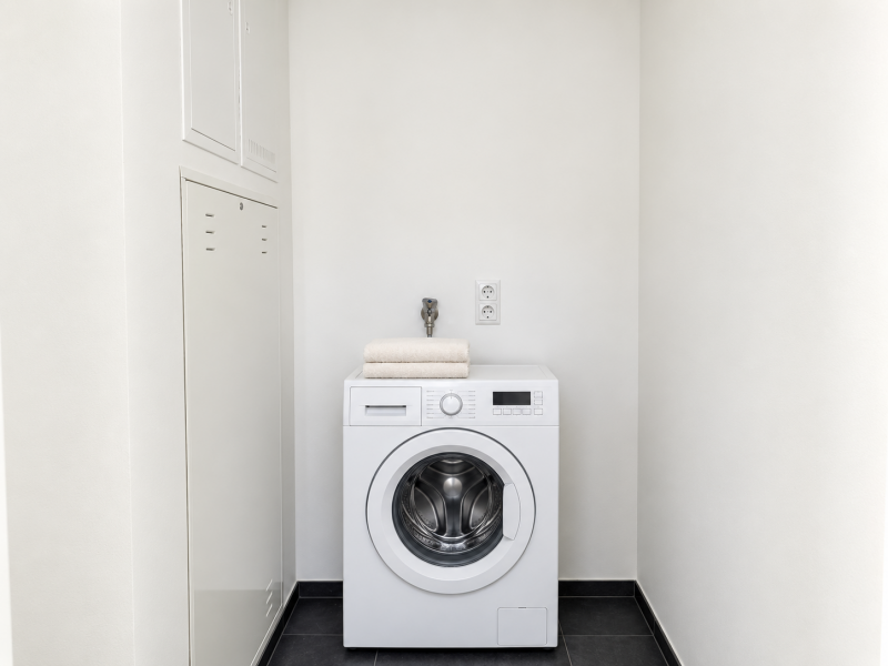 Hauswirtschaftsraum mit Waschmaschinenanschluss Hauswirtschaftsraum mit Waschmaschinenanschluss